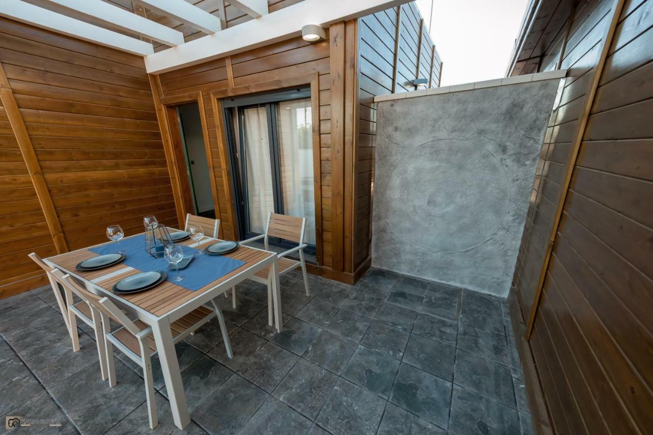 Badari Villa โกนิล เด ลาฟรอนเตรา ภายนอก รูปภาพ